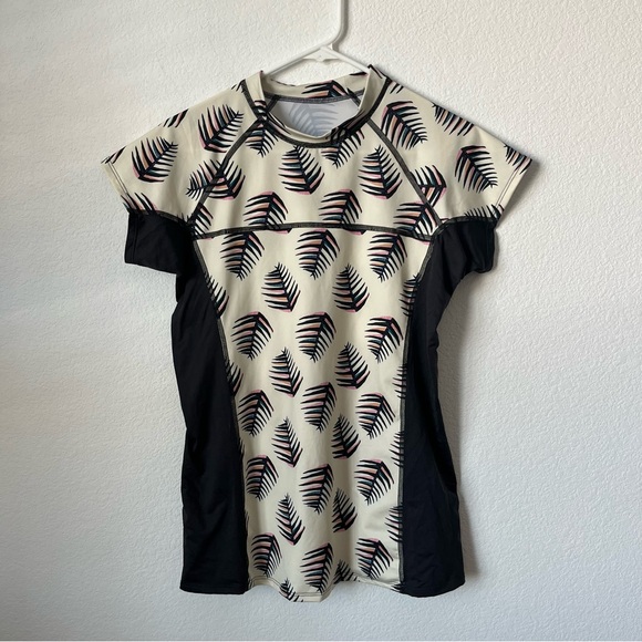 PATAGONIA Short Sleeve Micro Swell Rashguard Short Sleeve Rutabaga Size Large - Picture 2 of 7